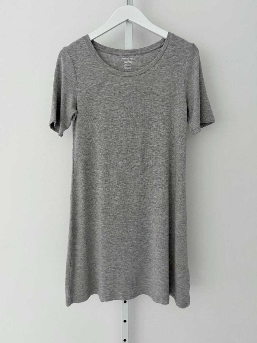 MAJESTIC PARIS FOR NEIMAN MARCUS GREY SOFT TOUCH T-SHIRT DRESS SIZE 2 / M